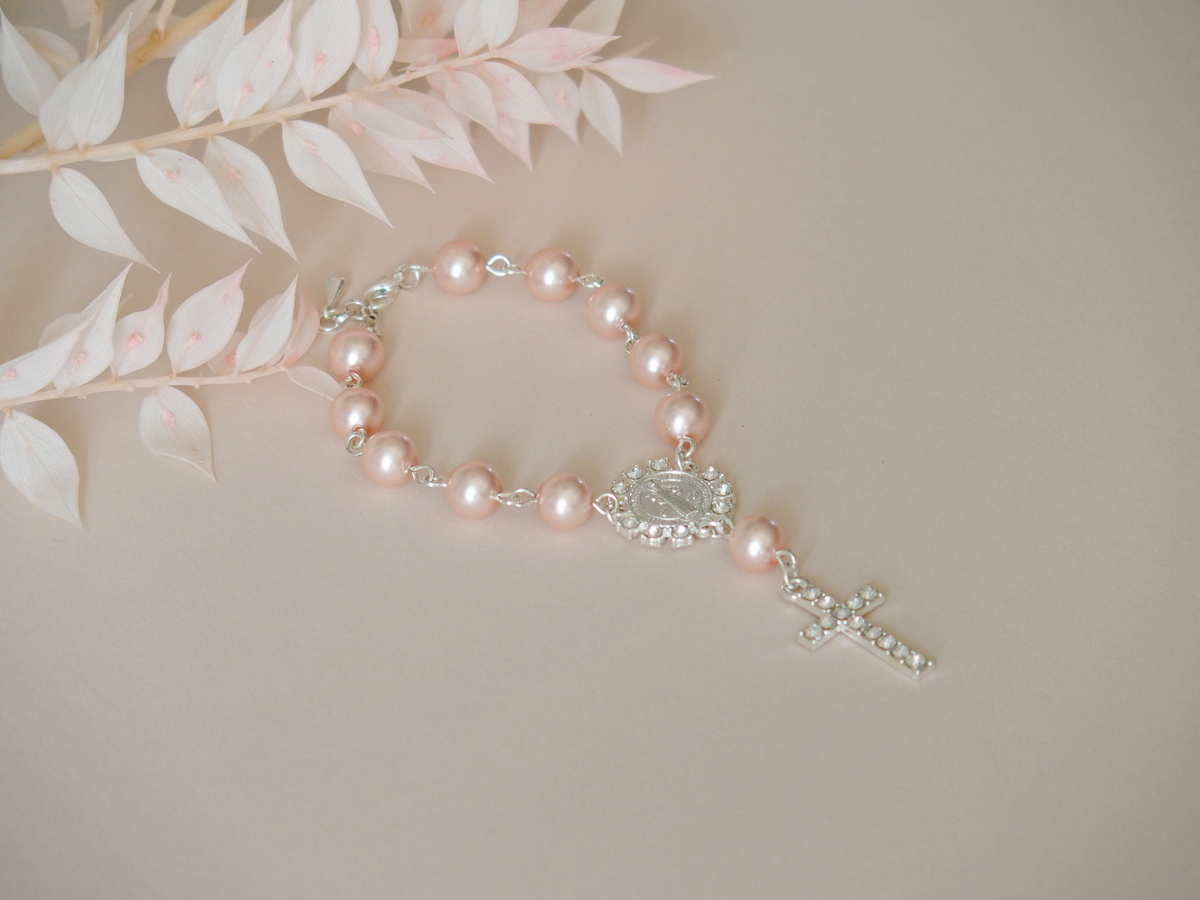 Rožinių perlų rožančius krikštynoms