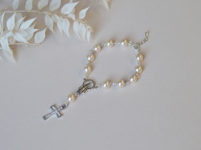 Vaikiškas, kelioninis perlų rožančius krikštynoms
